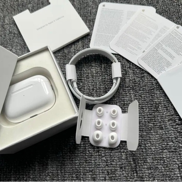 Apple AirPods Pro - White - Picture 4 of 5